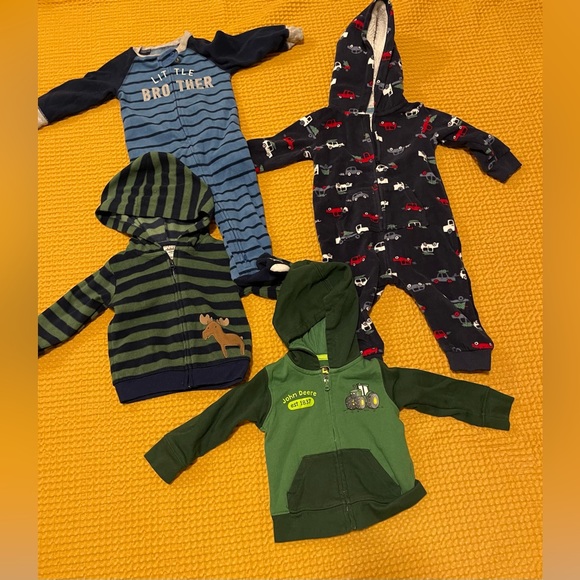 Boys Fleece and sweatshirt bundle 6-9 months - Picture 1 of 1